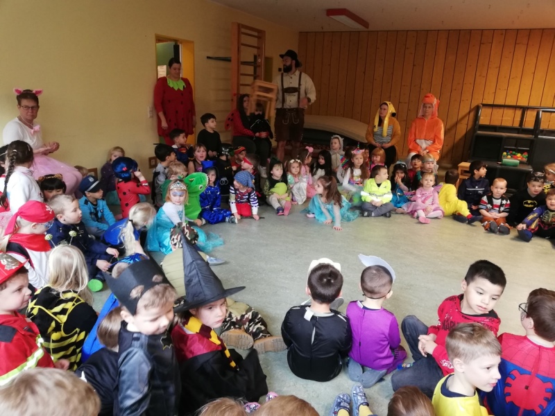  Foto zu Karneval im Kindergarten 